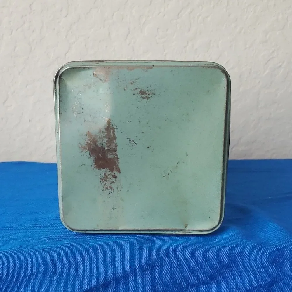 VTG 1969 Nabisco Premium Saltine Crackers Tin Canister - Retro 9.5 Kitchen Decor